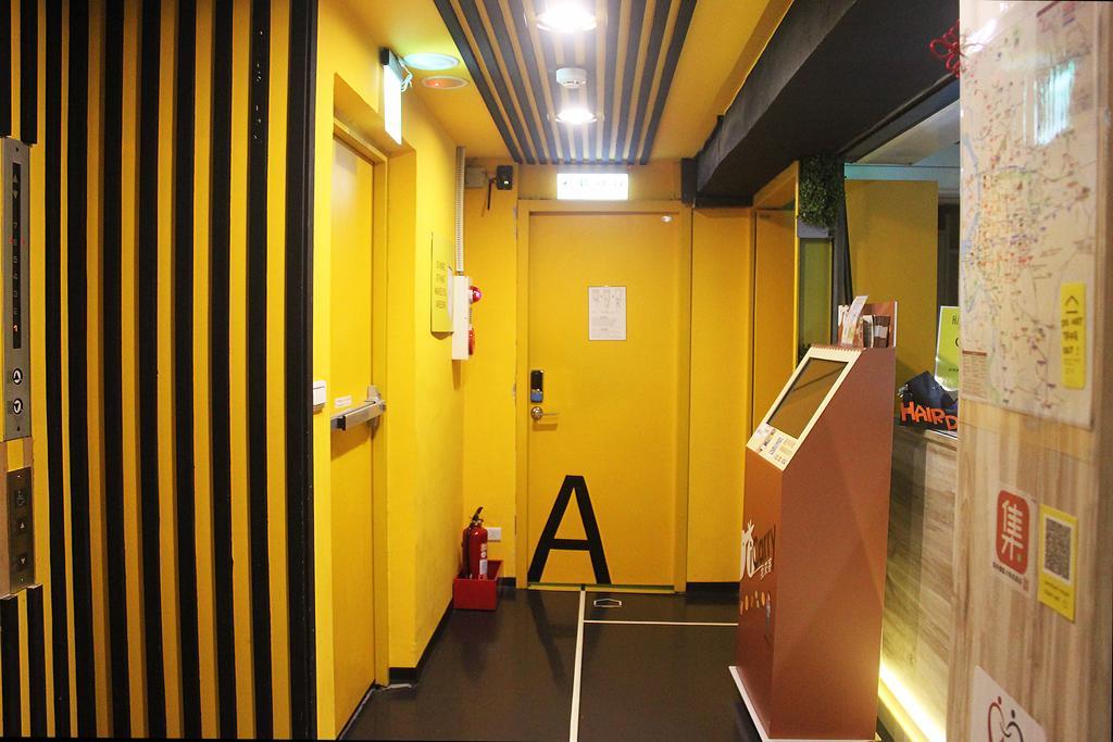 Here X There Hostel Taipei Main Station Exteriör bild