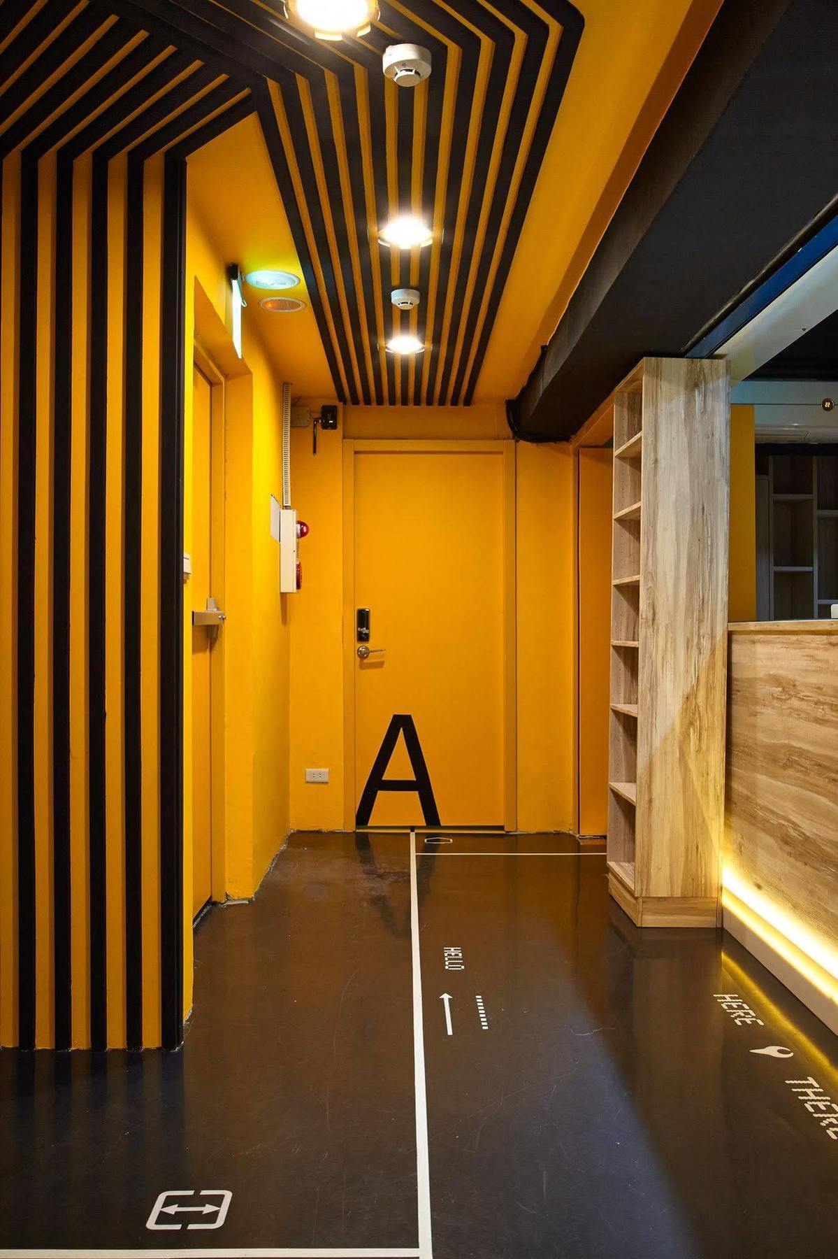 Here X There Hostel Taipei Main Station Exteriör bild